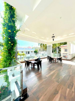 White Home Stay